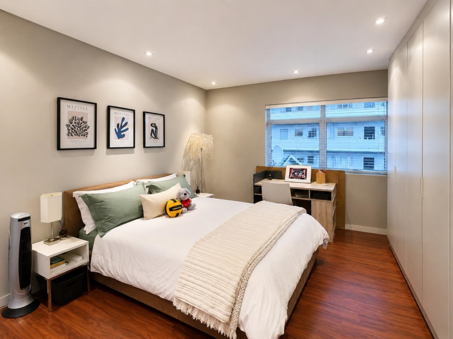 To Let 3 Bedroom Property for Rent in Sea Point Western Cape